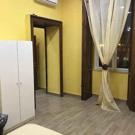 La Casa Di Fafa Frühstückspension Neapel